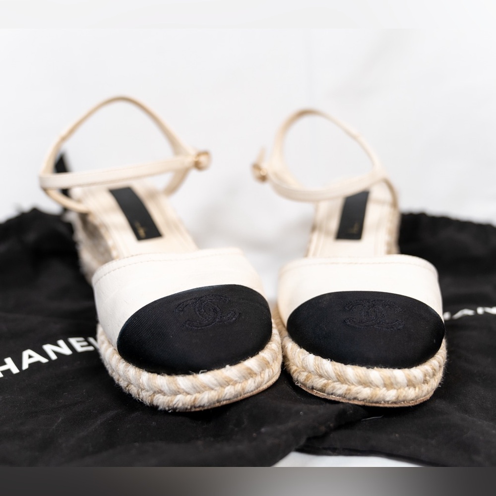 SOLD - Chanel Wedges